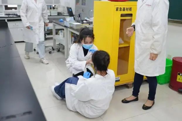 痛心！南航實驗室爆炸，2死9傷！高校實驗室為何屢出事故？(圖8)